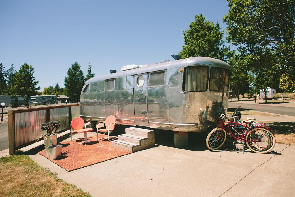 The Vintages Trailer Resort Dayton Rum bild